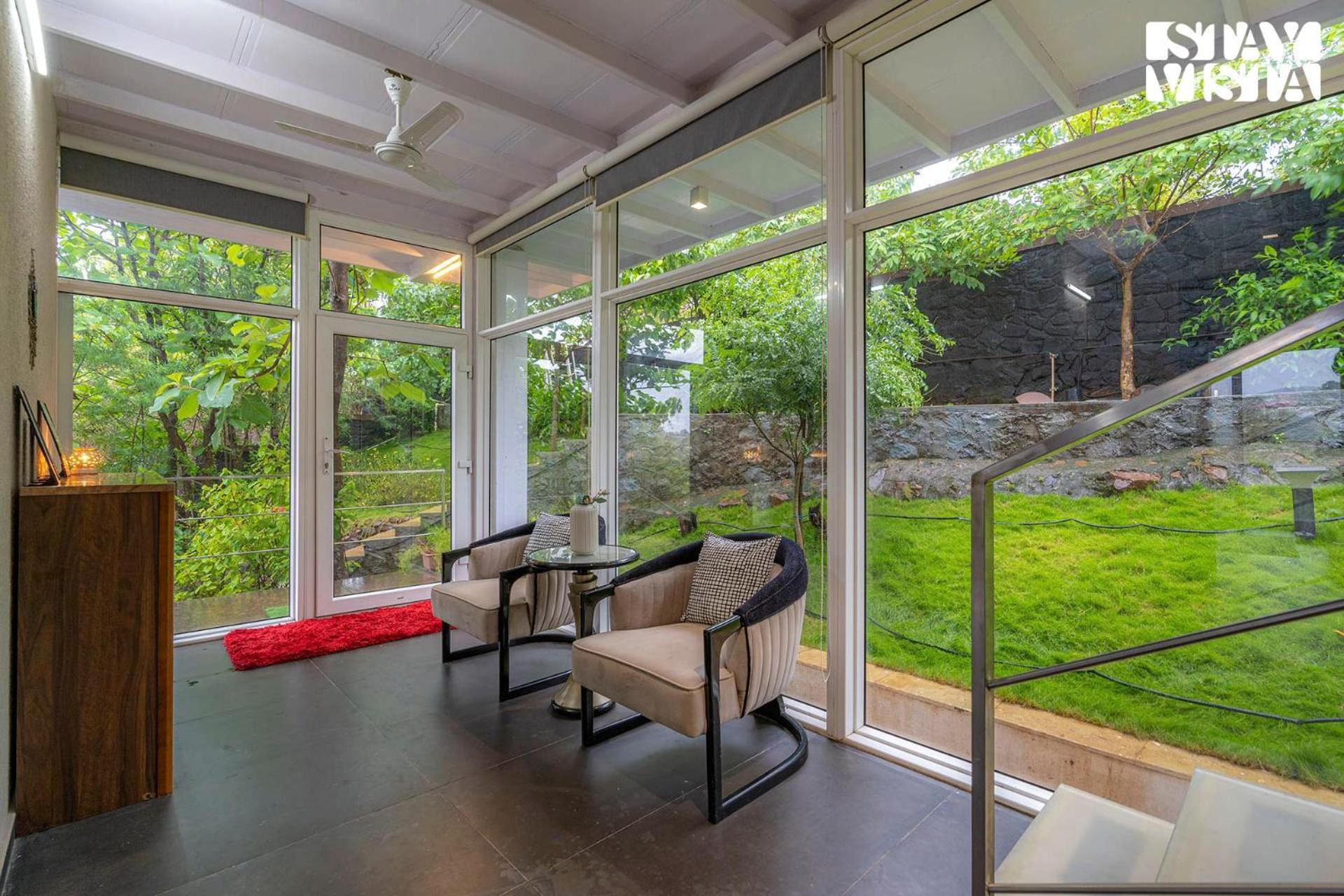 The Glasscape By Stayvista - Hillside Getaway With Pool And Indoor Games Nāsik Eksteriør bilde